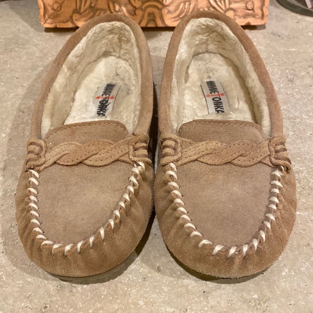 MinneTonka Leather Slippers